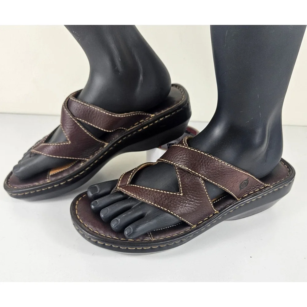 Born Thong Sandals Womens 9 Dark Brown Leather Strappy Comfort Heel